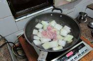 美味的瘦肉节瓜汤做法图解6)