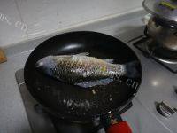 营养美食之奶白鲫鱼汤做法图解4)