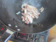 健康的蒜苔炒肉做法图解4)