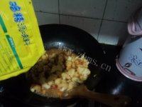 饱满的西红柿炒菜花