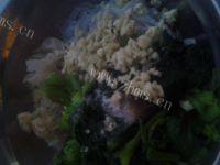 色泽不错的粉丝拌菠菜做法图解7)