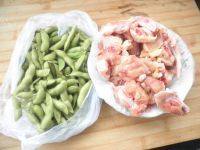 家常菜毛豆烧鸡块做法图解1)