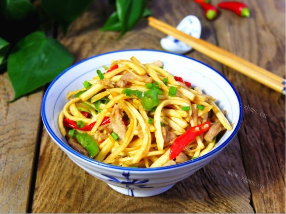 色香味俱全的茭白炒肉丝