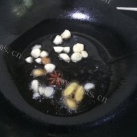 美味的红烧猪蹄做法图解4)