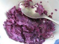 十分诱人的紫薯凉糕的做法图解三