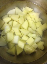 诱人的孜然土豆做法图解2)