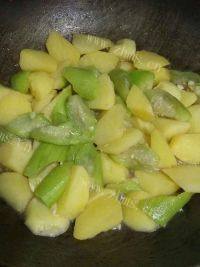 素菜土豆烩丝瓜做法图解7)
