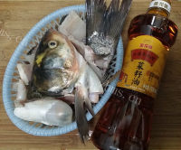 自制鱼头鱼骨汤做法图解1)