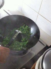 美味的荠菜豆腐汤做法图解6)