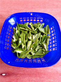 色香味浓的青椒回锅肉做法图解4)
