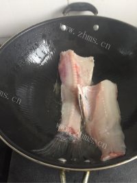 诱人的红烧鱼做法图解3)