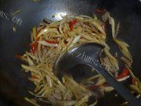 口感好的茭白炒肉丝做法图解9)