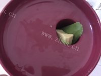 鲜美可口的牛油果奶昔做法图解2)