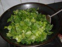 莴笋叶菜饭做法图解5)