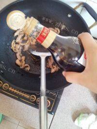 「美味可口」金针菇炒肉丝做法图解10)