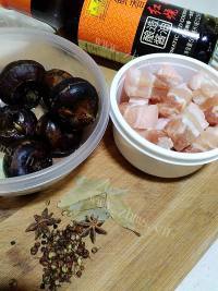 鲜香的马蹄红烧肉做法图解1)