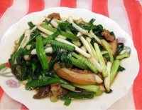 最爱的蒜苗炒肉做法图解8)