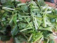 经典的苔菜炒肉丝做法图解2)