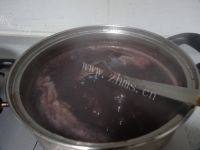 简单易做的红豆黑米粥做法图解4)