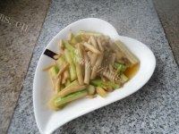 美味瓜条炒鲜菇做法图解11)