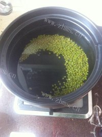 美味的百合绿豆汤做法图解3)