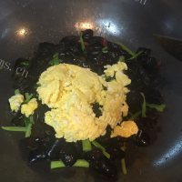 美味佳肴般的木耳炒鸡蛋做法图解9)