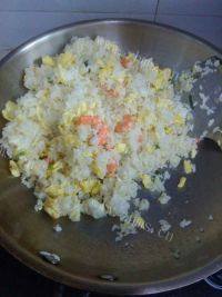 美味的虾仁炒饭