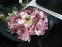 美味大辣椒炒肉做法图解5)