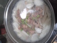 白萝卜煮蛤蜊瘦肉汤的做法图解五