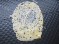 好吃的香酥黑芝麻蛋卷做法图解8)