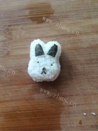 美味的肉松卷寿司做法图解11)