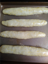 色味俱佳的肉松面包做法图解6)