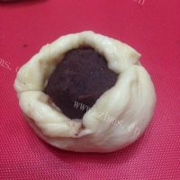 自制豆沙卷面包做法图解11)