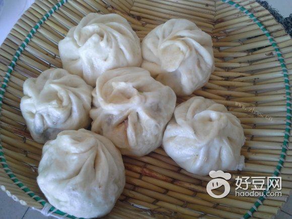 茴香苗猪肉包子