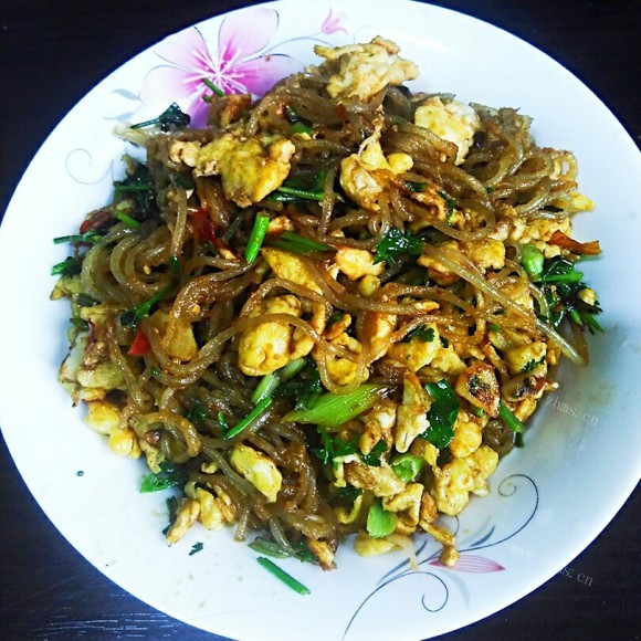 人间美味般的粉条炒鸡蛋