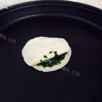 自制韭菜鸡蛋灌饼做法图解10)
