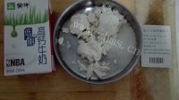 美味的草莓奶酪凉糕做法图解1)
