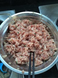 美味的藕饼做法图解2)