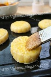 自制南瓜奶酪酥饼做法图解5)