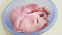 美味的猪肚莲子汤做法图解1)
