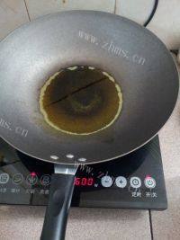 家常芹菜炒猪肉做法图解3)