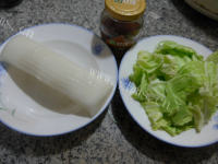 可口的丁香鱼圆白菜炒年糕做法图解1)