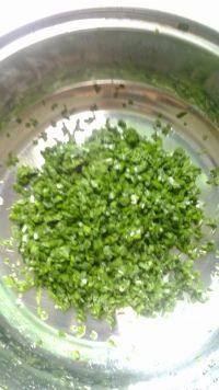 美味猪肉韭菜馅饺子做法图解3)