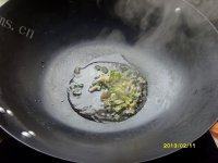易做的青椒炒猪肝做法图解7)