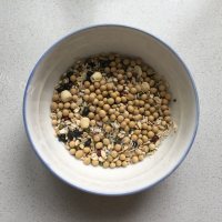 美味的五谷杂粮豆浆做法图解1)