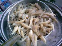家常菜平菇炒肉做法图解2)