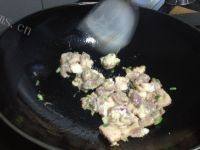 家常菜茶树菇炒肉片做法图解3)