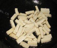 家常菜芹菜炒豆腐做法图解3)