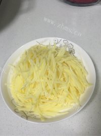 美味的胡萝卜土豆丝做法图解2)