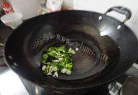 口感好的韭菜炒绿豆芽做法图解3)
